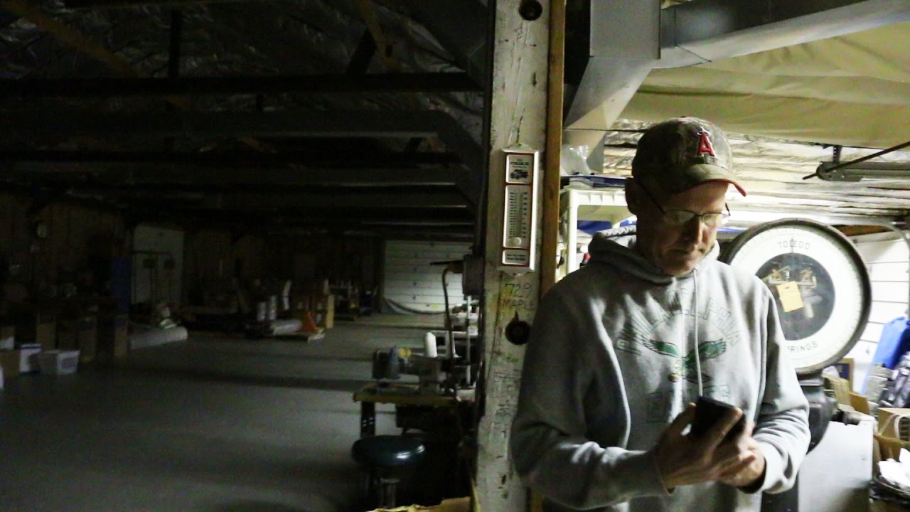 SCARING UNCLE LARRY!