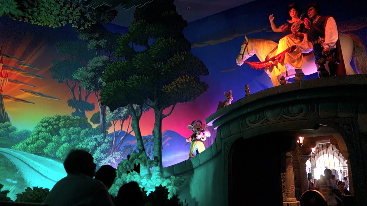 Blanche-Neige et les Sept Nains (Full Ride POV) at Disneyland Paris