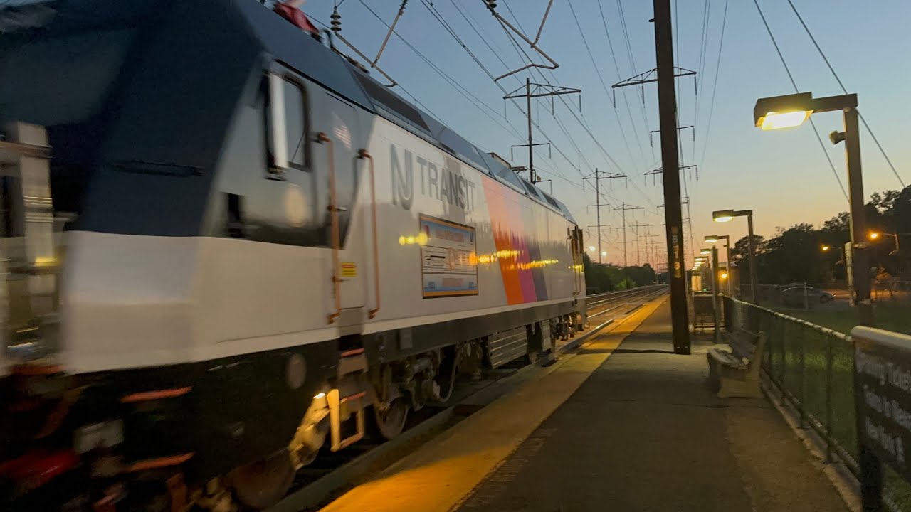 NJT 4640 retro paint leads NJT 3175 at Jersey Ave NJ with a amazing hornshow 2 shave and a haircuts!