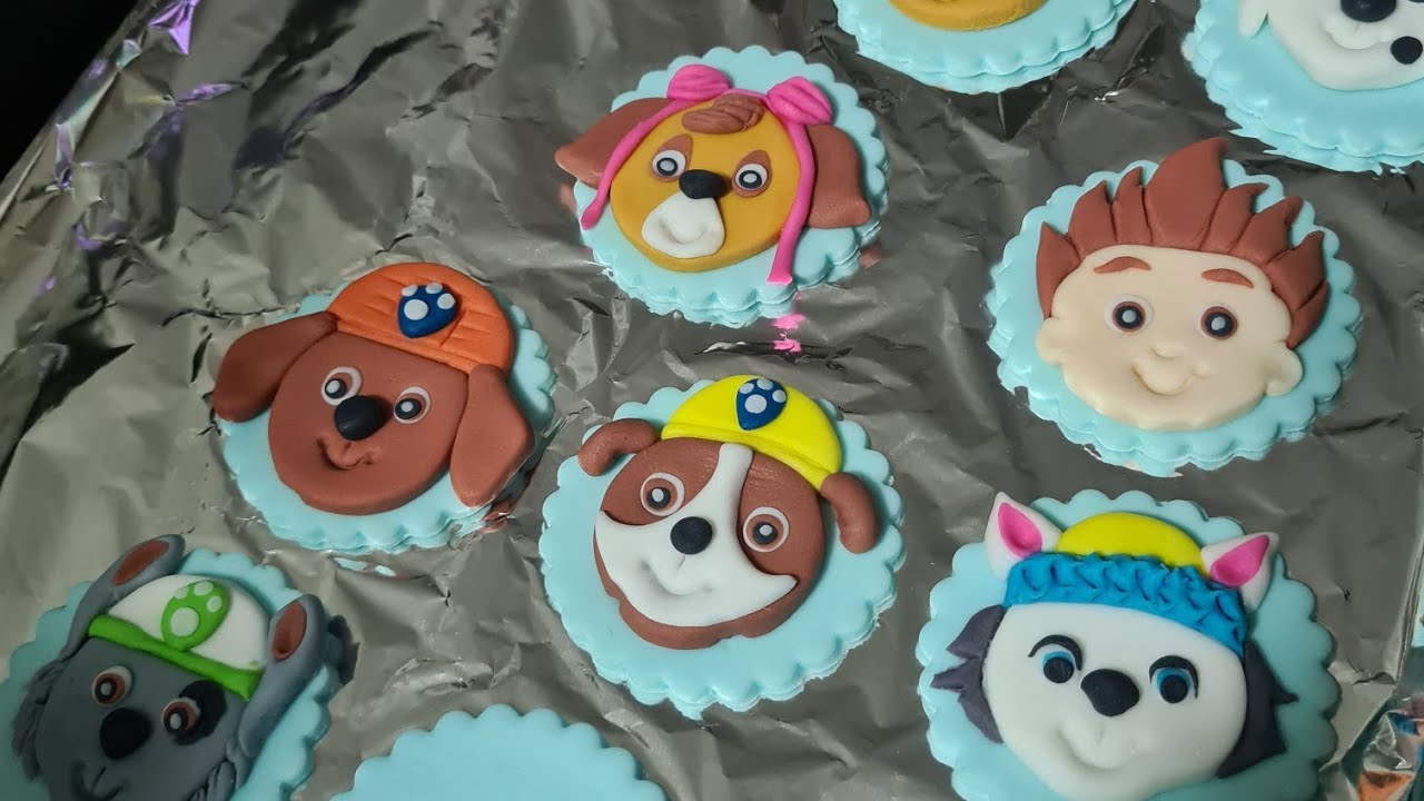 Fazendo rostinho de personagem da Patrulha Canina para cupcakes