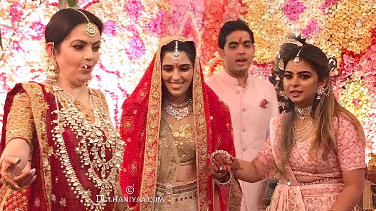 LIVE Inside Video of Mukesh Ambani's Son Akash Ambani & Shloka Mehta's MARRIAGE Ceremony In Antilla