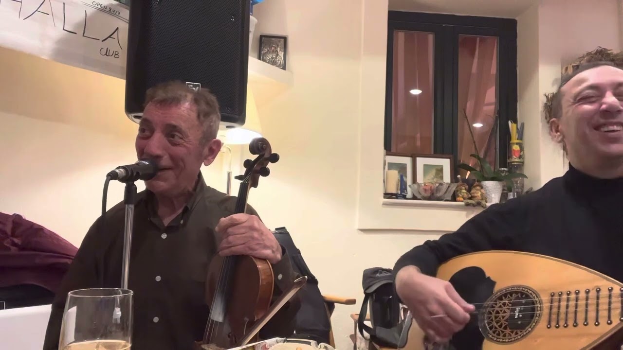 ΜΑΝΩΛΗΣ ΜΠΑΡΜΠΕΡΑΚΗΣ ( Σαν πας στα ξένα, πάρε και μένα- Μαριάννα Παπαμακαρίου )Χριστούγεννα 2022