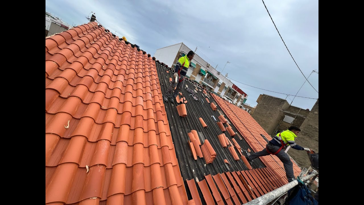 EUROPA 9- Instalación de onduline bajo teja y teja nueva, rehabilitación integral de tejado antiguo