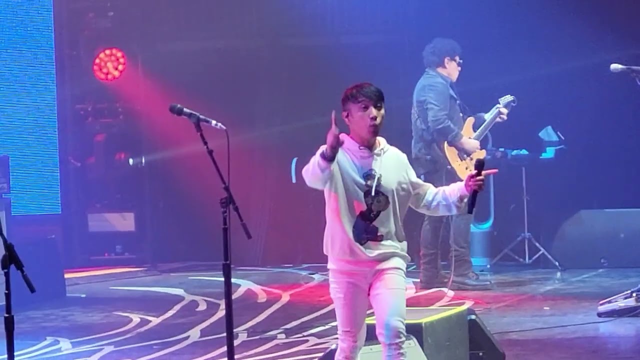 JOURNEY - DON'T STOP BELIEVIN' - LIVE