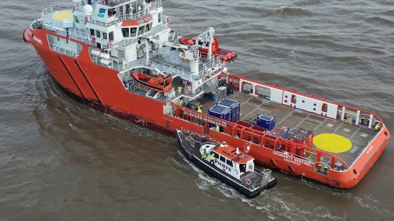 Cromarty Sentiel  leaveing port this afternoon