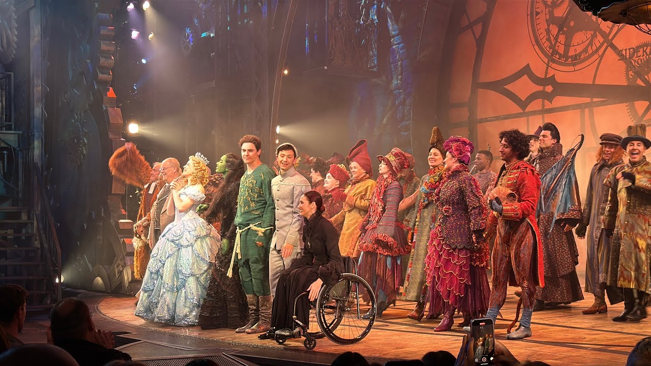 wicked bows | broadway | 05/27/25 (derek’s first show back)