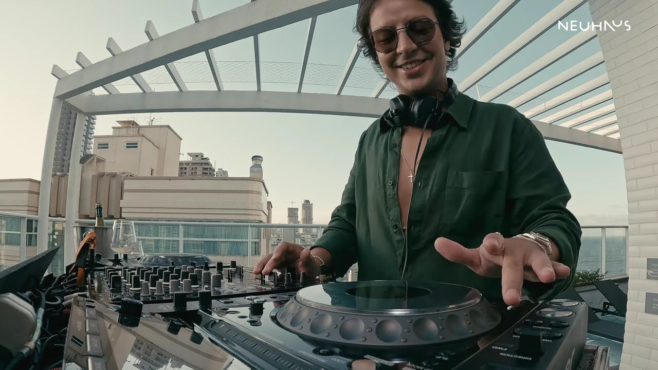 Neuhaus Musik Ver&atilde;o por Jo&atilde;o Wehmuth