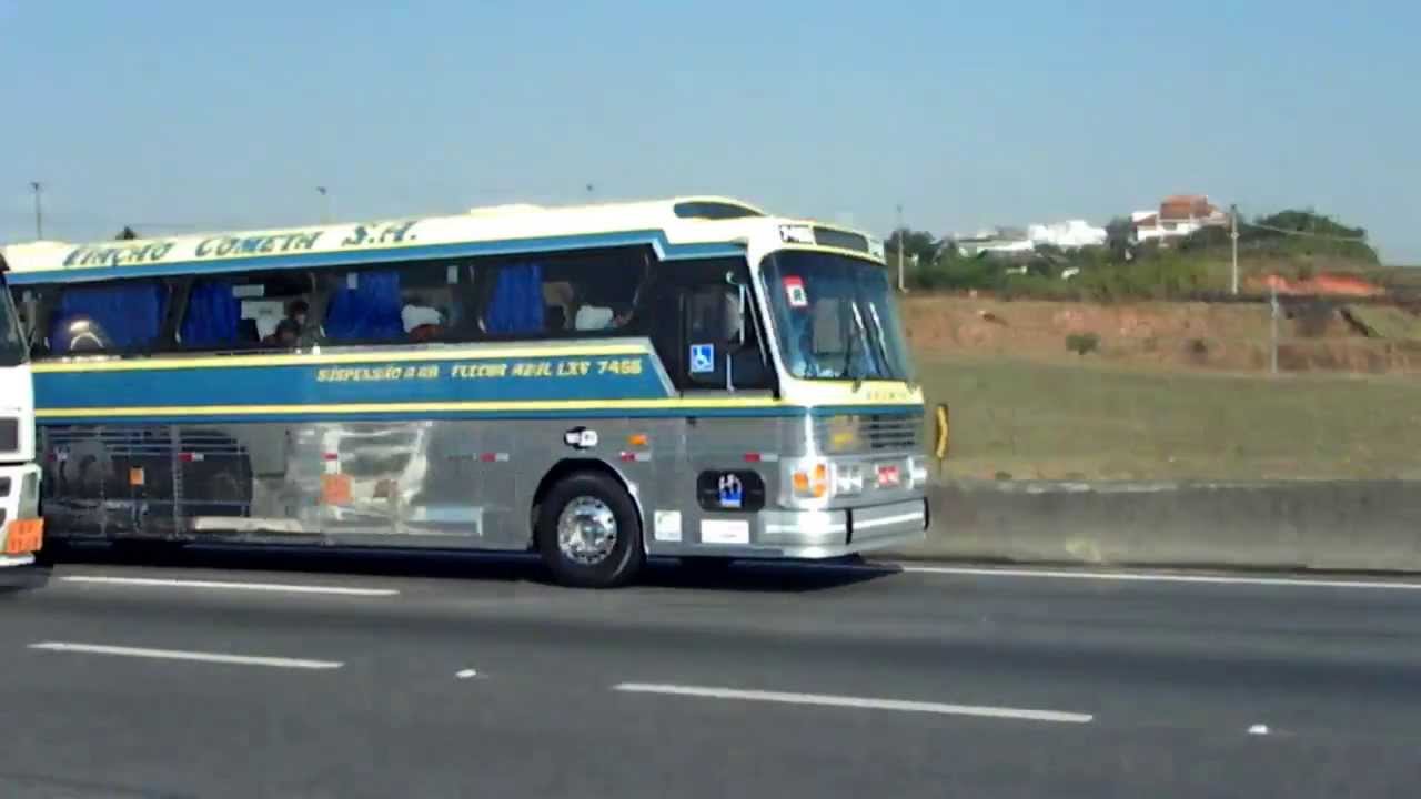 Flecha Azul rasgando na Dutra