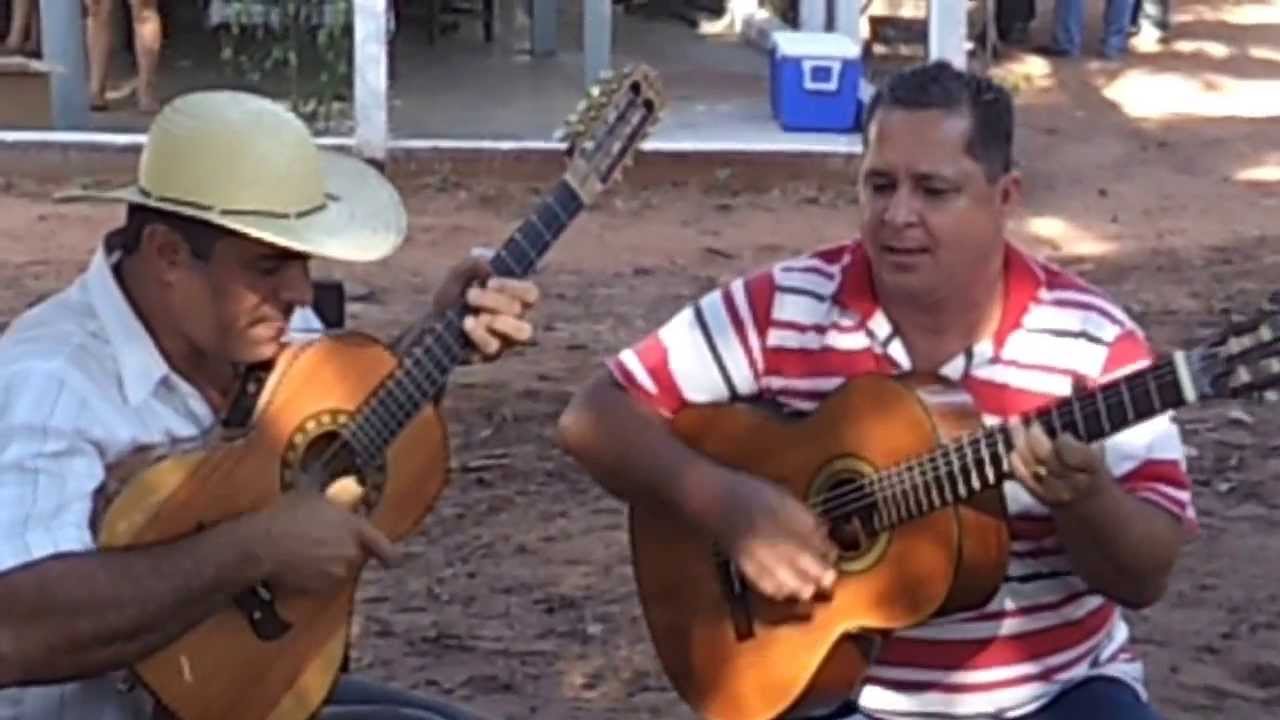 Marcos violeiro e Adalberto na fazenda água viva encontro de violeiro Poxoréo-MT,2013...