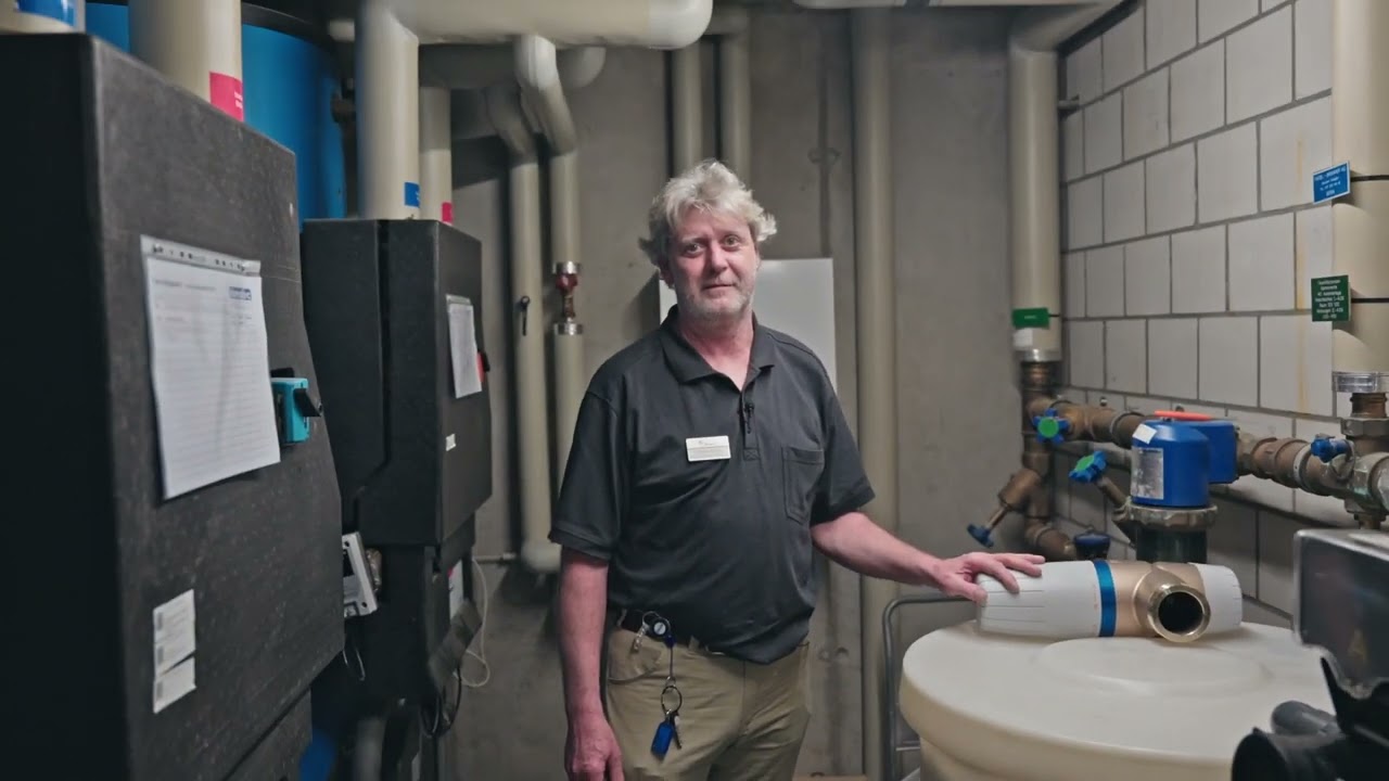 BAND - Vom Stillstand zur Verantwortung: Roland startet neu!