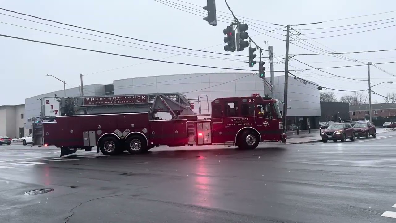 Freeport Fire Department Tower Ladder 217 & Technical Rescue 2172 Responding 2/22/26