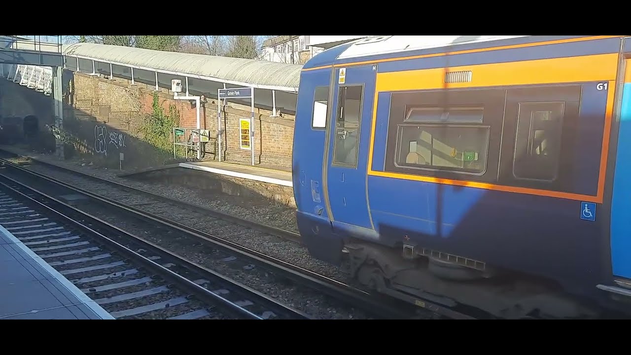 16/1/26 Southeastern 376021 Metro London Cannon Street Service Grove Park Railway station 