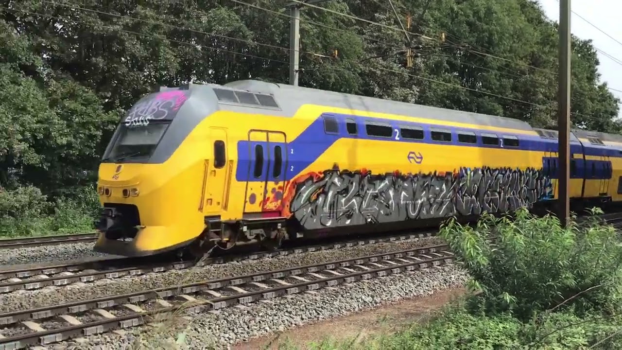 😱 A Scandal !!! NS Netherlands Railways Train Virm covered in graffitti! Trainspotting at Blerick NL