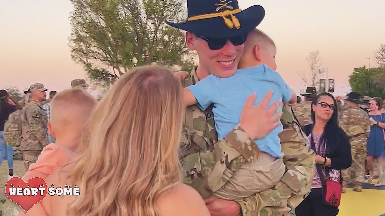 Most Heartwarming Military Surprise Homecoming || Heartsome 💖