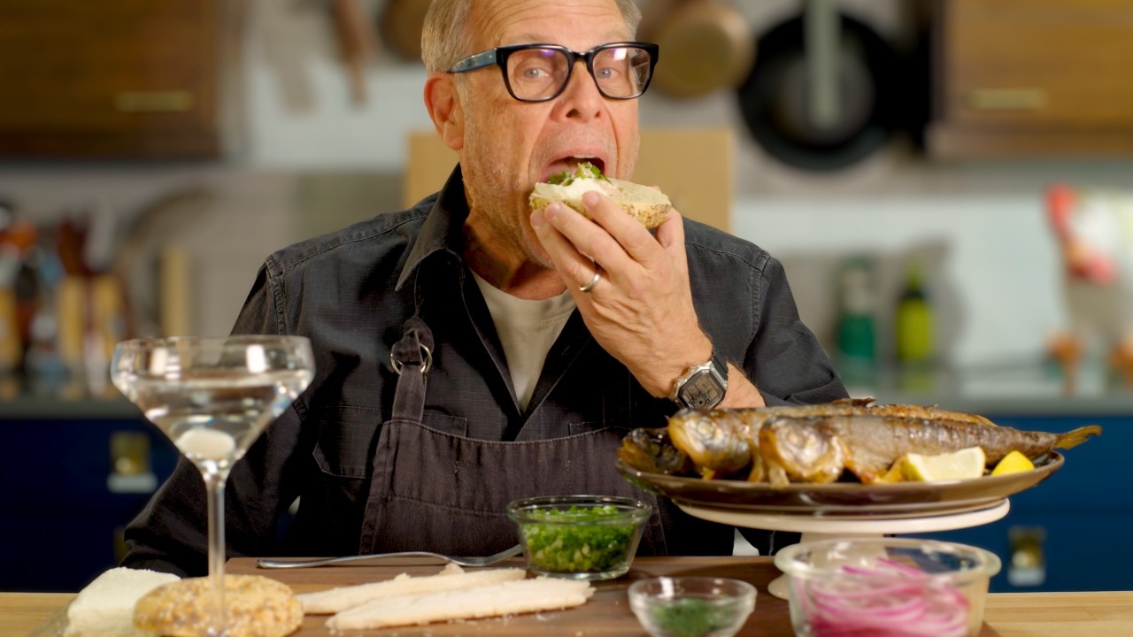 Alton Brown gotuje | Odcinek 20(około): Wędzona ryba