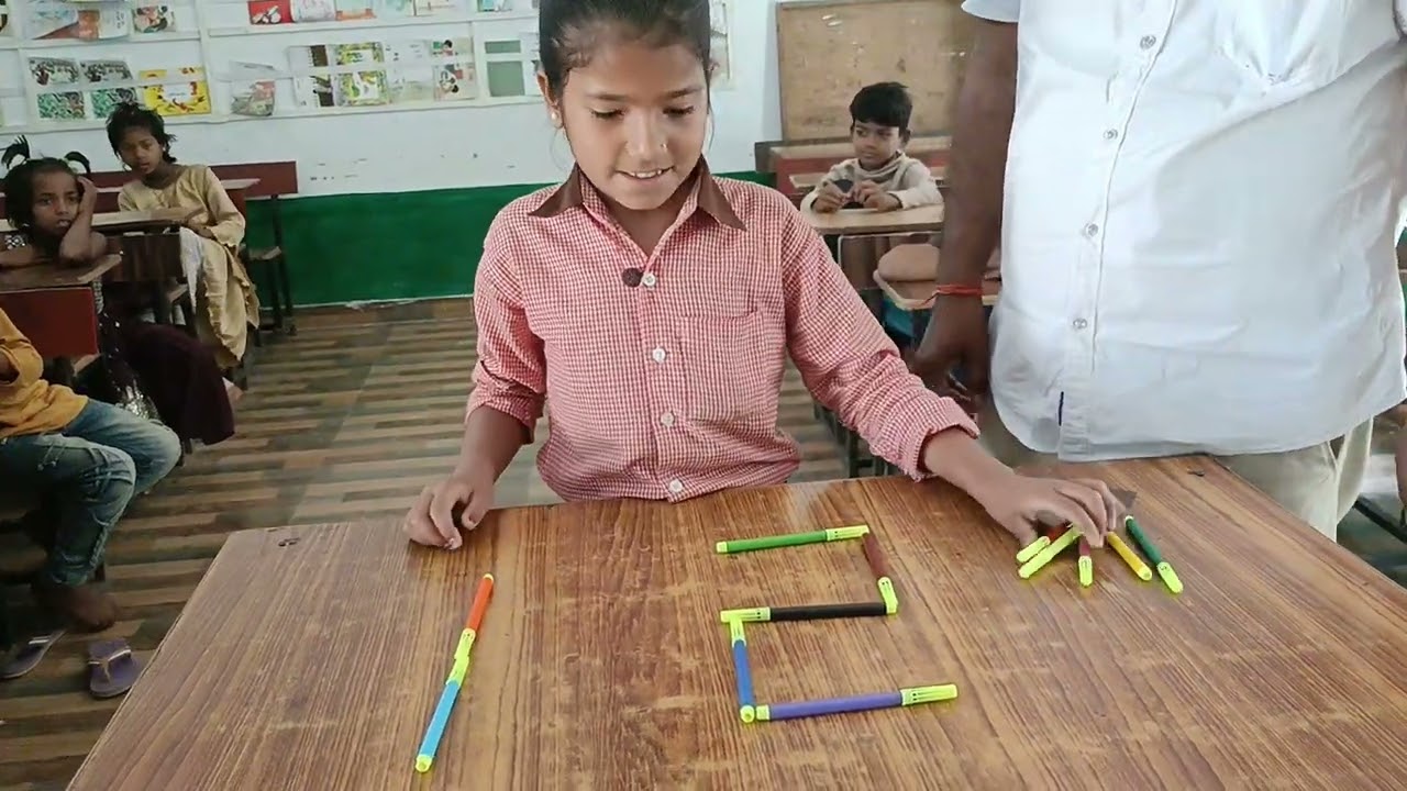 रंगों से संख्या बनाते बच्चे/रोचक गतिविधि/p.s.kalepur mahuval Jalalpur Ambedkar Nagar