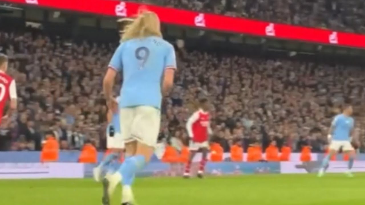 HAALAND sorprendió a todos con el PELO SUELTO