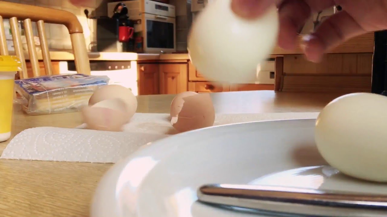 Peel an egg World Record! Amazing! / Weltrekord im Eier pellen!