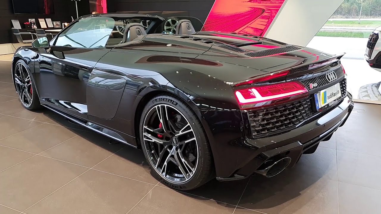 BEST SPEC?  Black 2021 AUDI R8 V10 SPYDER Performance 620 PS Start up|Small rev Convertible maneuver