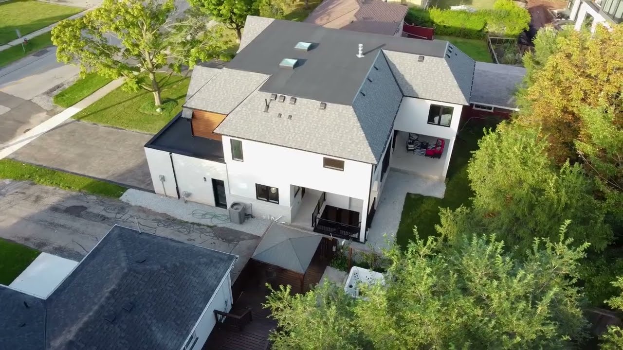 2082 Bridge Rd. Oakville