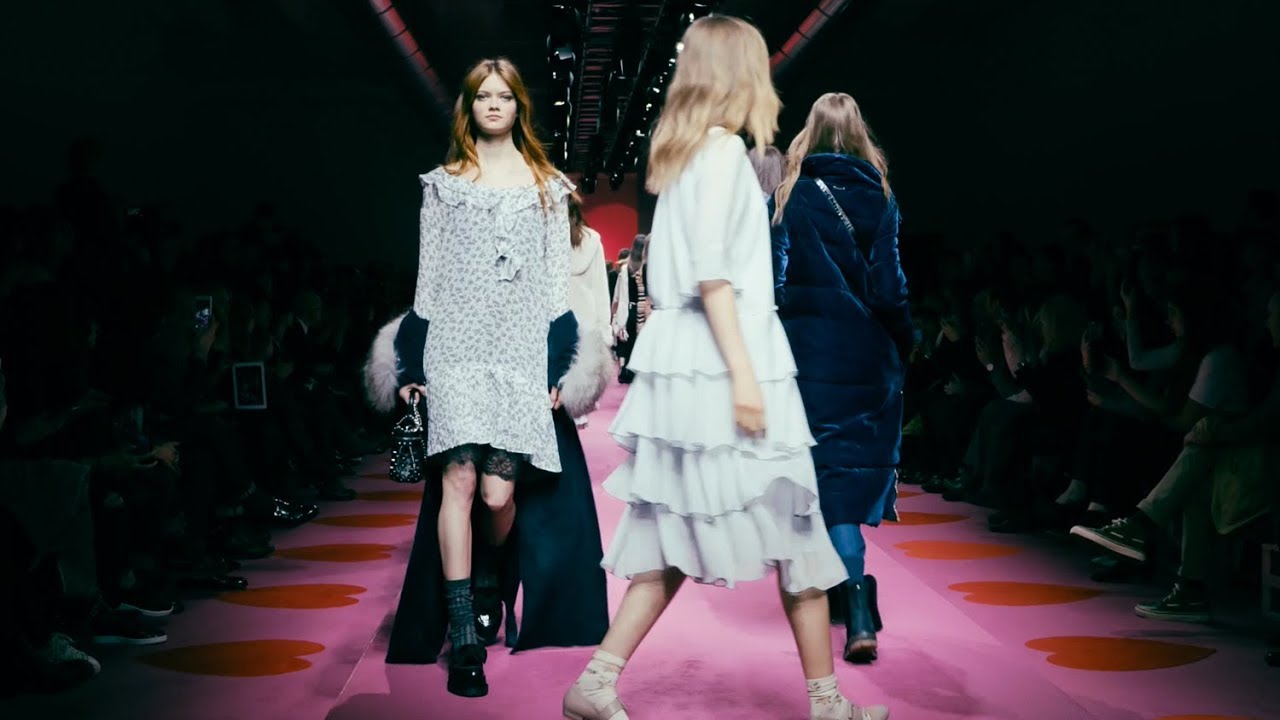 TWINSET Fall Winter 2017/18 Collection Fashion show