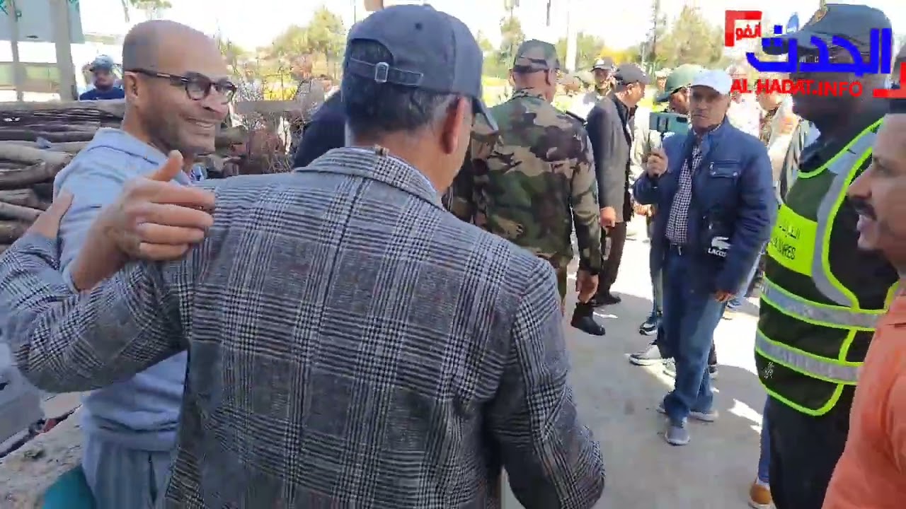 باشا مدينة بوزنيقة بإقليم بنسليمان باشر صباح اليوم حملة ميدانية لتحرير الملك العمومي