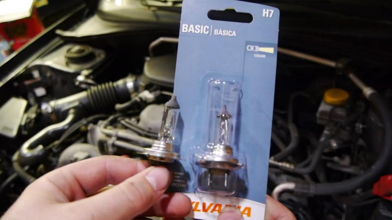 Changing Headlight Bulb 07 Subaru Impreza 2.5i (Driver Side Low Beam)