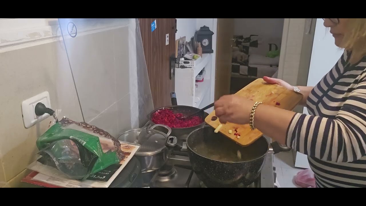 БОРЩ   БЕЗ. КАПУСТЫ. И УБОРКА