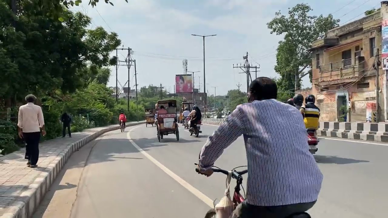 MG Road, Agra, India.  Raja Mandi to Naiki Mandi Agra Walk