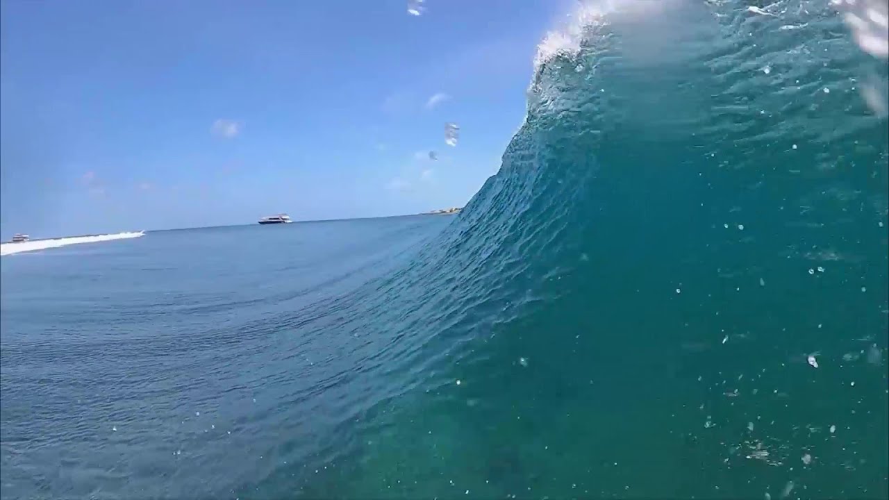 Kooks at Cokes - Surf Trip Maldives 2021