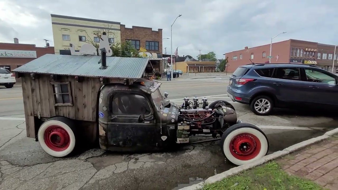 A walking tour of downtown Escanaba Michigan