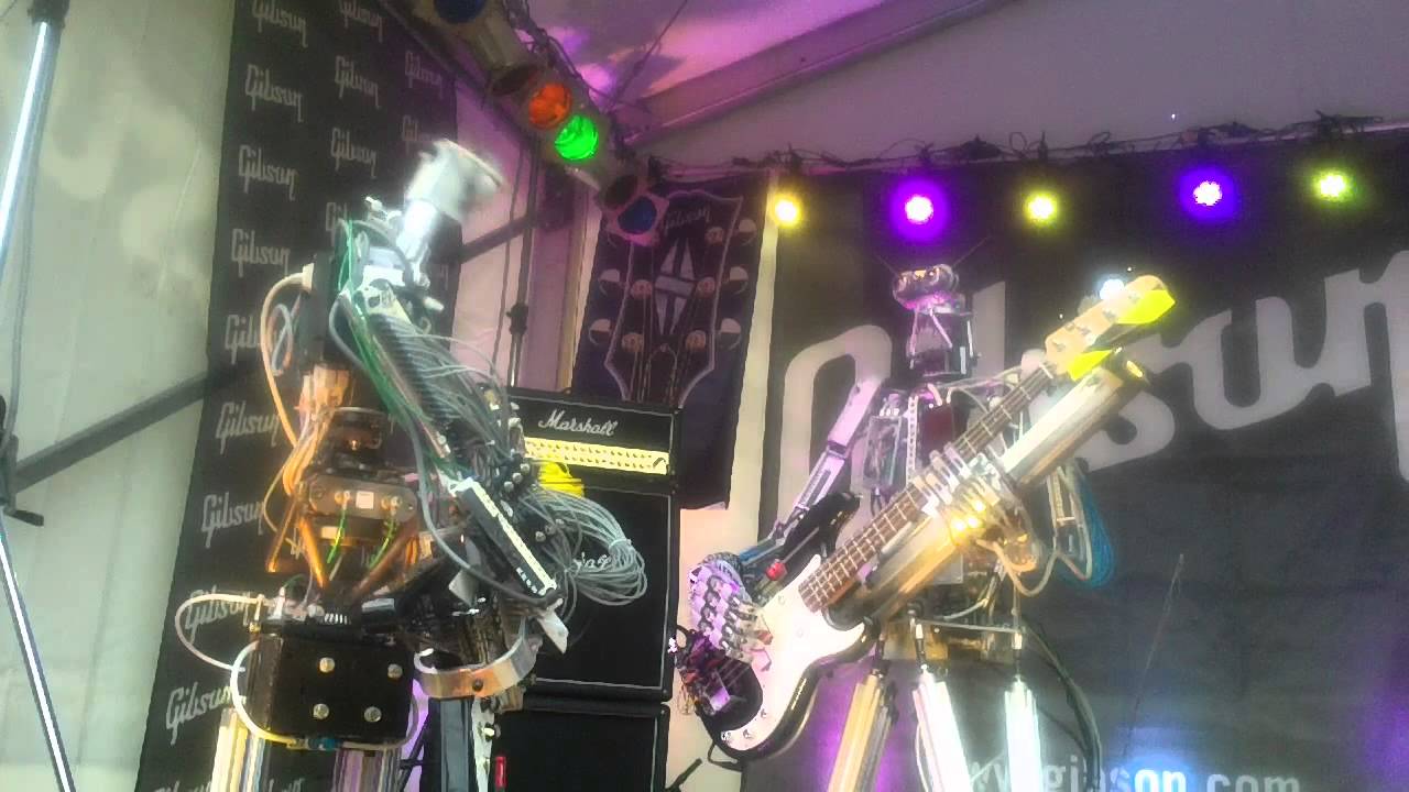 2 Roboterband Compressorhead auf der Musikmesse Frankfurt 2013