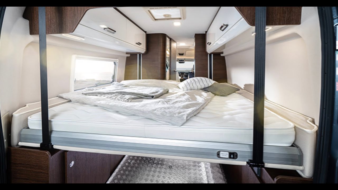 Megaplatz Hubbett: Karmann 2021 Davis 630 Motorradtransporter Wohnmobil Kastenwagen. Caravan Salon.