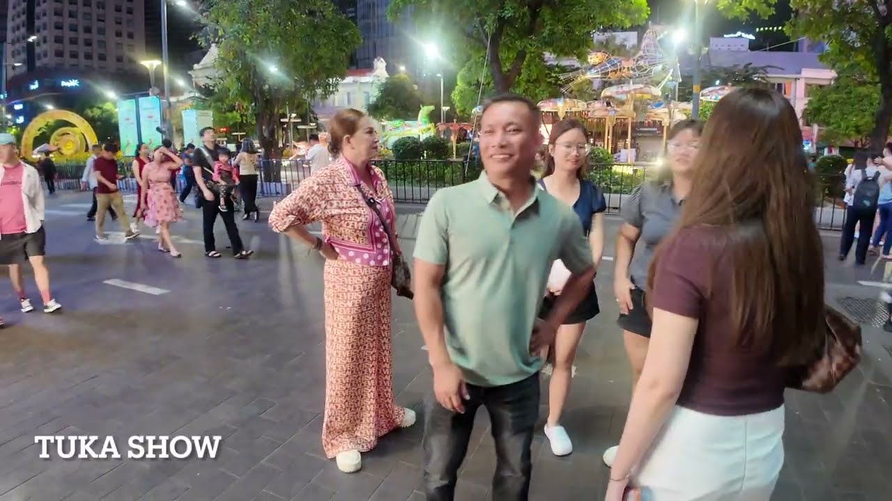 PHỐ ĐI BỘ NGUYỄN HUỆ