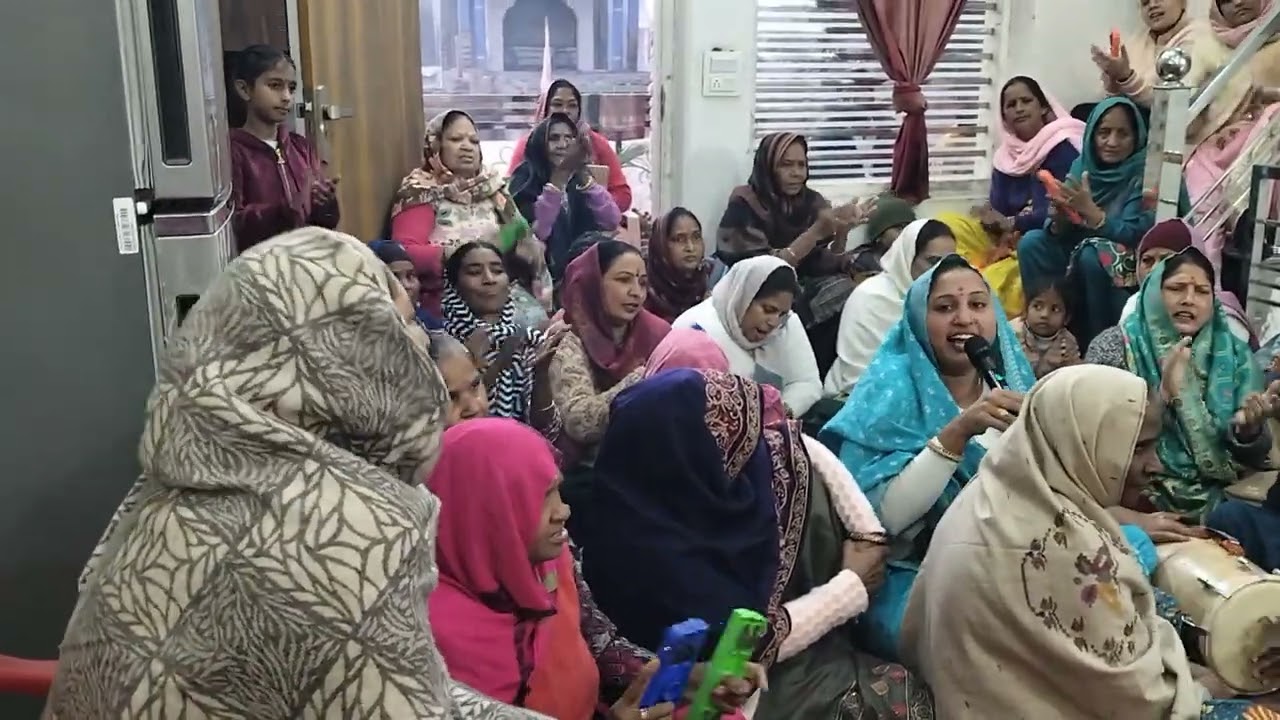 Mana bhar ka na pichkari mai dhutani ka mari 🙏🏻🙏🏻