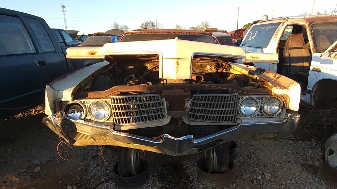 Найден на свалке Oldsmobile 98 1969 года выпуска. Последнее видео 2025 года. С Новым годом!