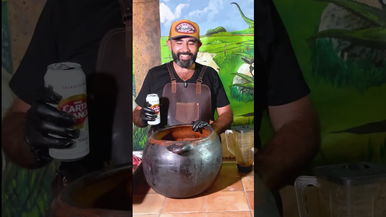 Así preparamos LA BIRRIA DE CHIVO en #PuertoVallarta #birriadechivo #birria #cocinamexicana
