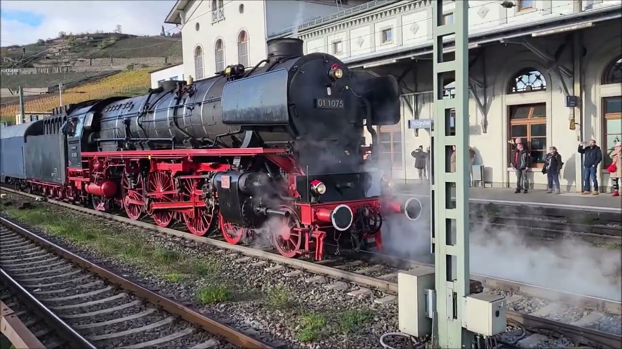 R&uuml;desheim 25.11.2023: Centralbahn Sonderzug zum Weihnachtsmarkt mit Dampflok 01 1075