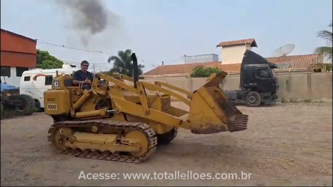 TRATOR DE ESTEIRA - CATERPILLAR - MODELO 933G