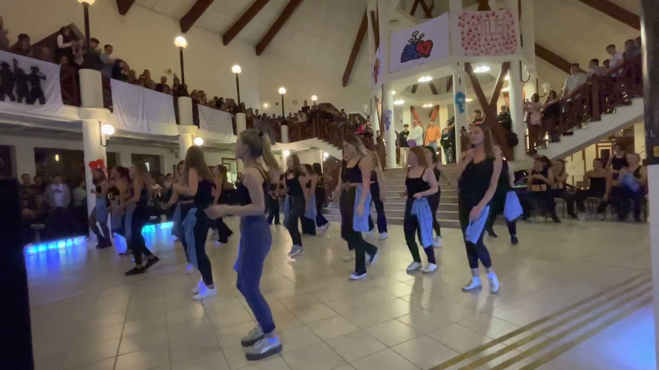 PVG 10.A MAMMA MIA Tánc