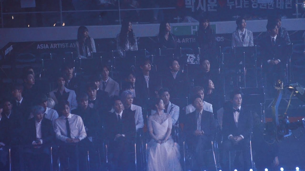 워너원,아이유(IU),아이즈원,뉴이스트 Reaction To 트와이스 (TWICE) Full Ver.@181128 AAA[ 4k Fancam/직캠]
