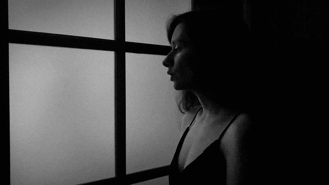 Eerie Wanda - Birds Aren't Real (Official Video)