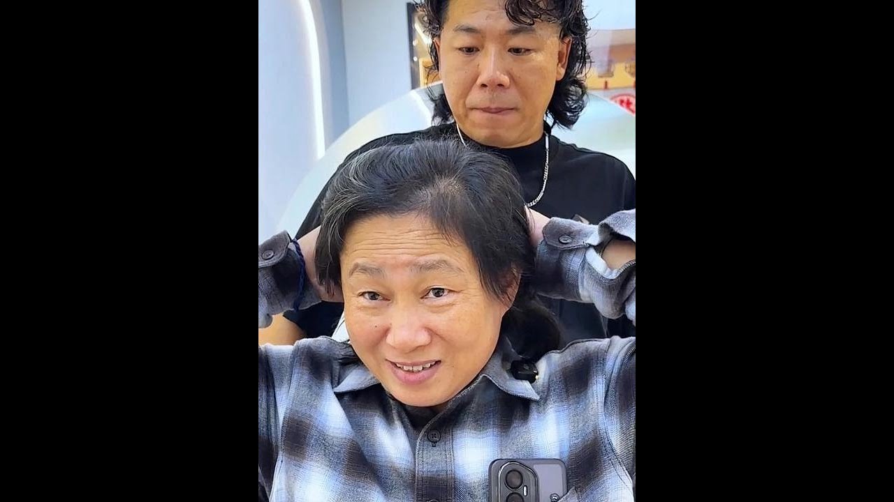 谁说50岁不能时髦？看看她！