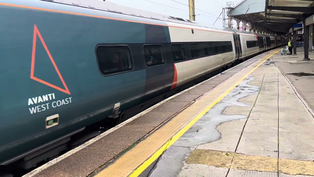 Avanti west coast class 390138 London Euston to Glasgow Central