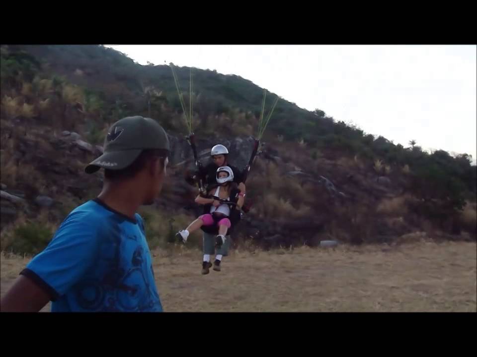 POUSO DE PARAPENTE DUPLO COM VENTO FORTE -CEARÁ 2- www.fortalezavoolivre.com.br