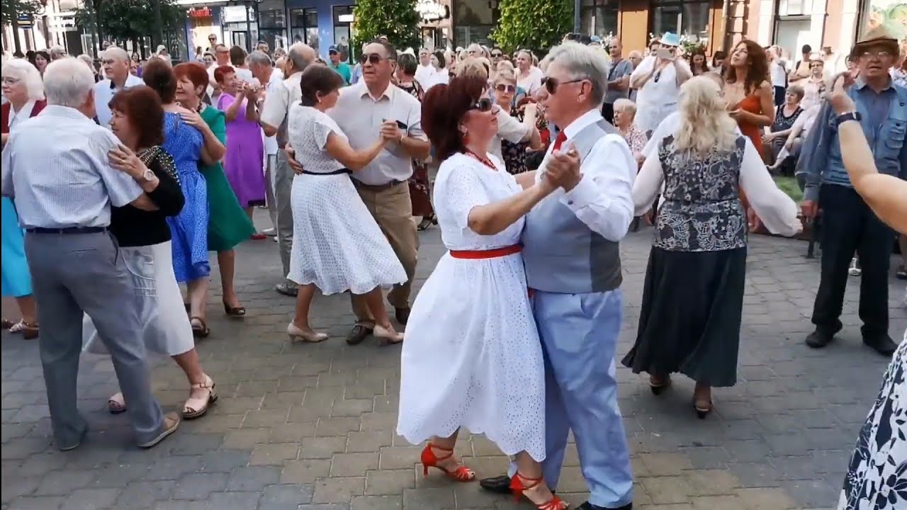 ШАРМАНКА Вернулась На Танцы!