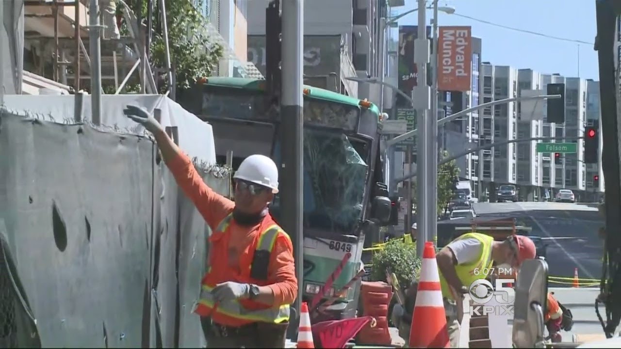 5 Injured In AC Transit Bus Crash In SF's SoMa