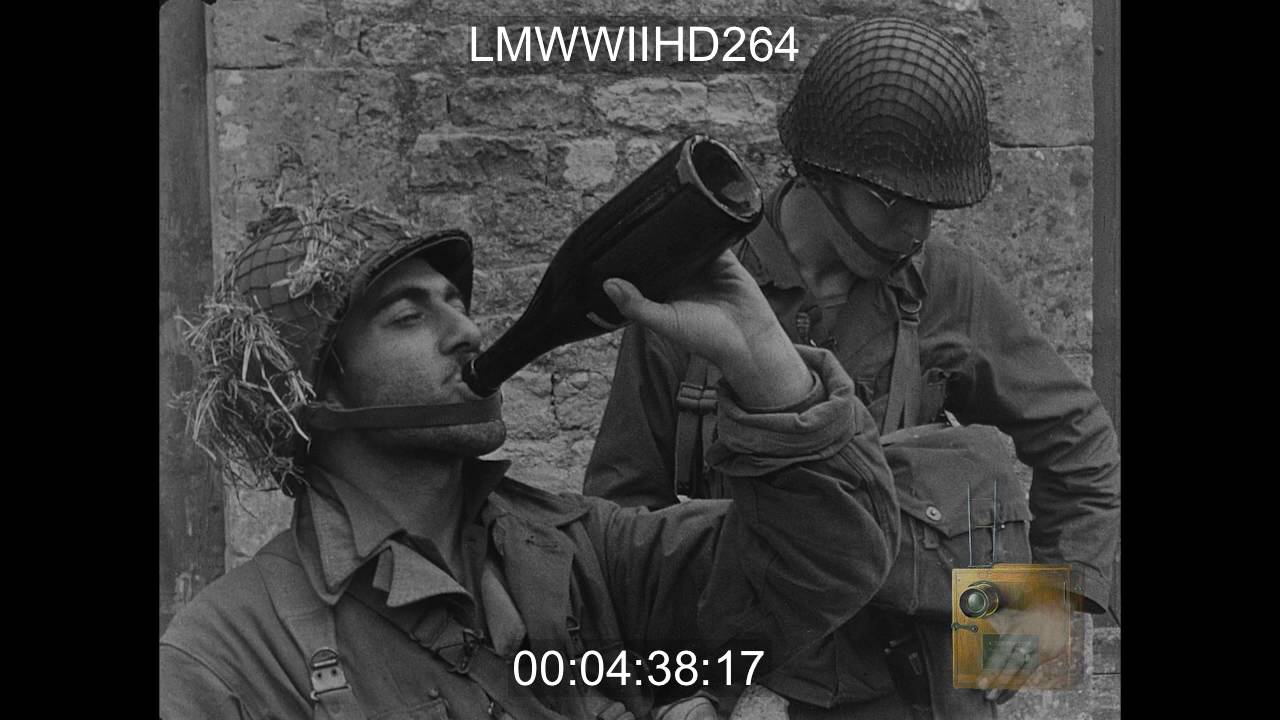 TITLE INVASION WWII 6/2/44 - 6/11/44, ADVANCED BEACHHEAD. POSSIBLY JUNO BEACH. FRENCH  - LMWWIIHD264