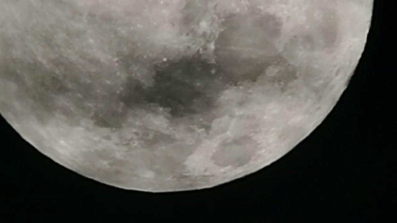 Lua video feito com celular e telescópio 
