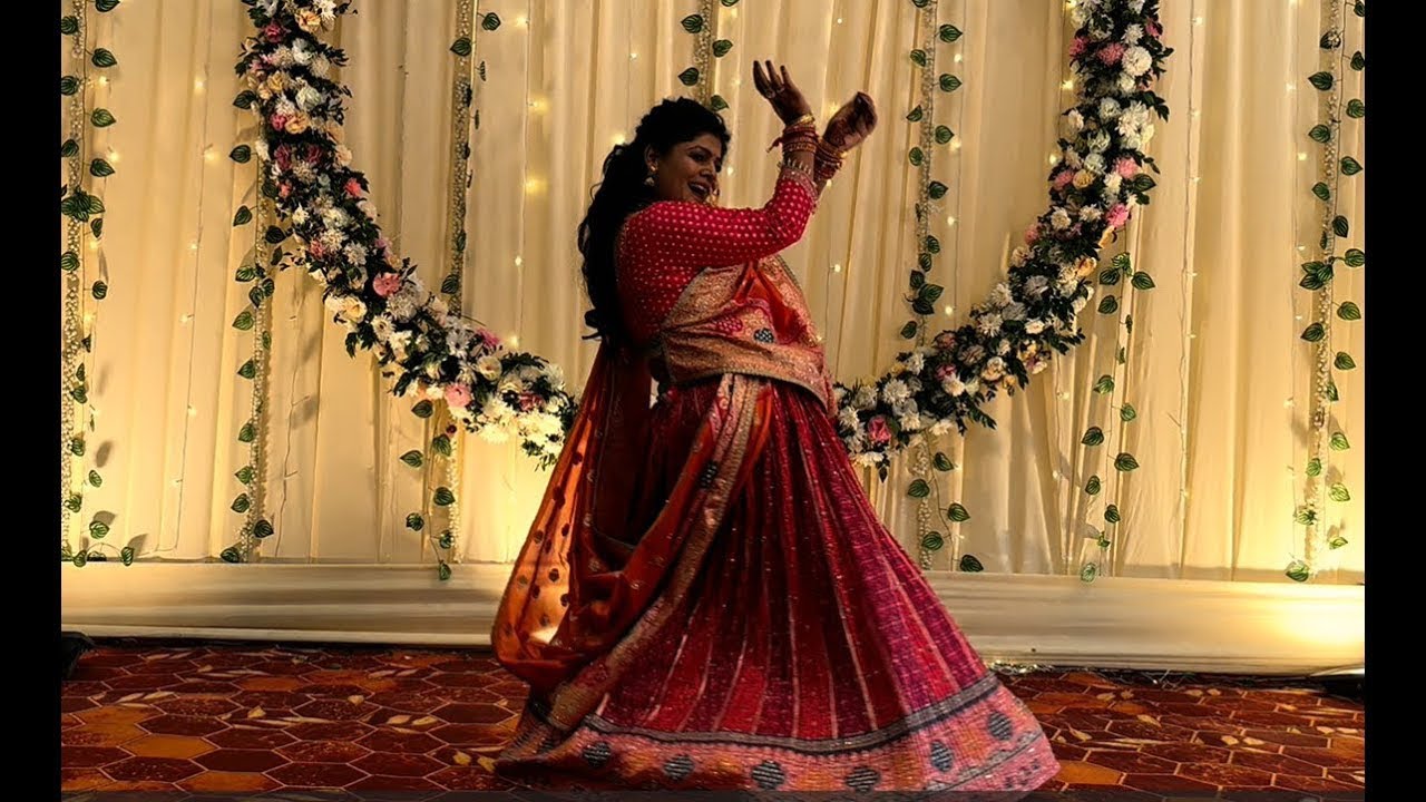 धांसू Ladies sangeet | मेरे हाथों में नौ नौ चूड़ियाँ हैं | Mere Hathon Mein Nau Nau Chudiyan Hain
